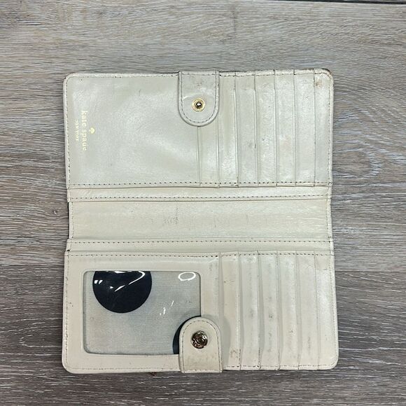 Kate Spade silver wallet - Picture 7 of 9